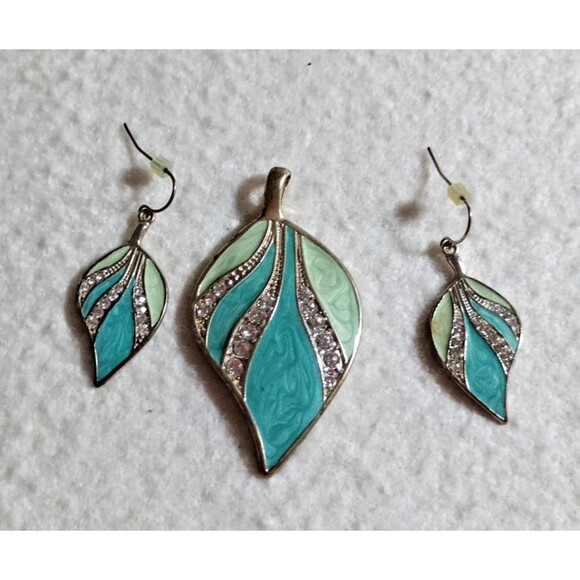 Kenneth Cole Turquoise & Rhinestone Leaf Pendant & Earrings Set – Elegant Jewel - Picture 1 of 9